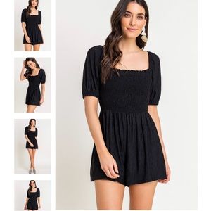🆕 Crinkled Knit Romper‎ w/ Smocked Detail